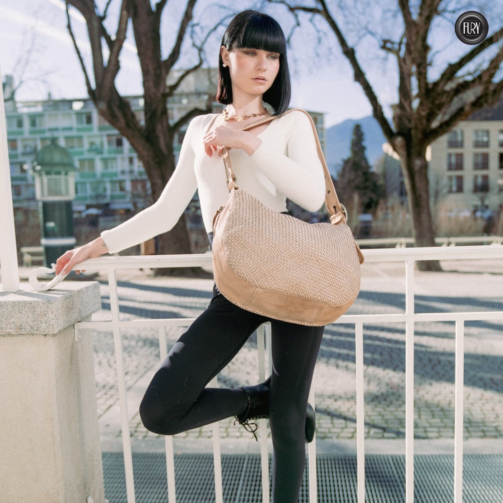 Borsa Iris Maxi in pelle intrecciata - Fury