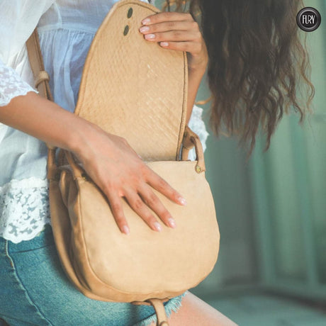 Borsa Francesca in pelle intrecciata Fury#colore_beige